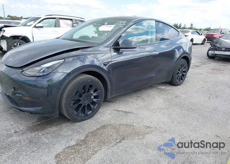 2024 Tesla Model Y Long Range Dual Motor All-Wheel Drive/Rwd from USA, damaged, VIN 7SAYGDED2RF095874
